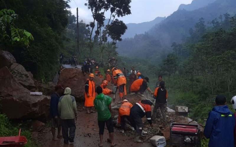 Longsor Terjang Desa Rahtawu Kudus, Akses Jalan Tak Bisa Dilalui Kendaraan