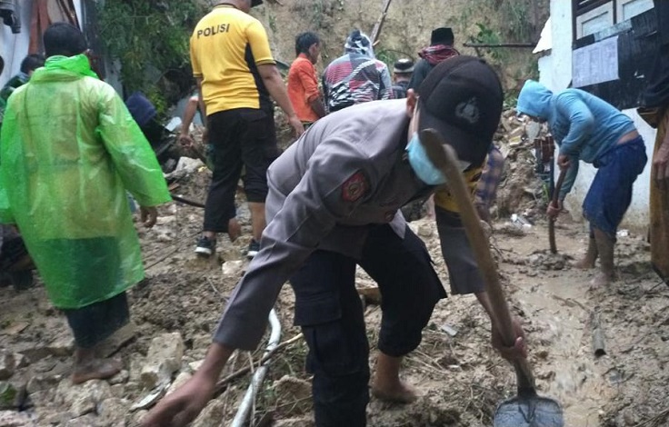 5 Santriwati di Pamekasan Tewas Tertimbun Longsor saat Tertidur, Ini Daftarnya 