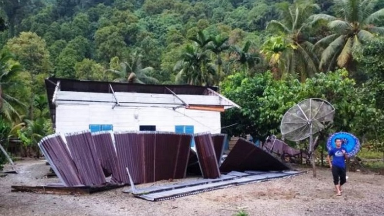 3 Rumah di Simeulue Rusak Parah Diterjang Angin Kencang, 15 Orang Terdampak
