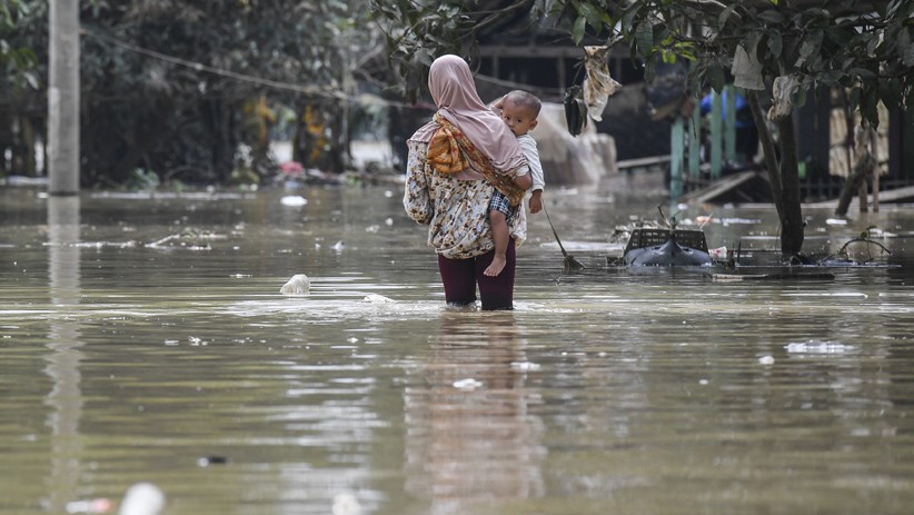 Banjir Masih Rendam Karawang, Ketinggian Air 30-100 Sentimeter - Bagian 1