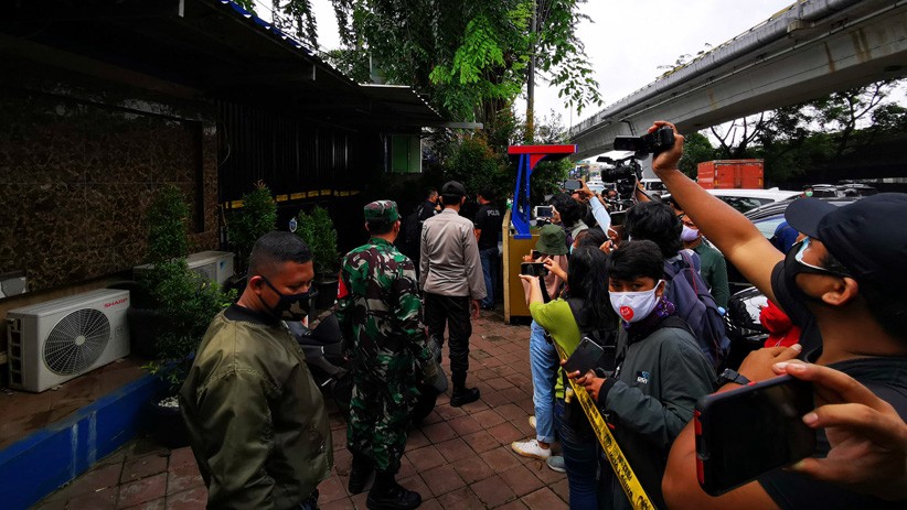 Oknum Polisi Tembak Mati 3 Orang, Begini Suasana RM Cafe Cengkareng - Bagian 3