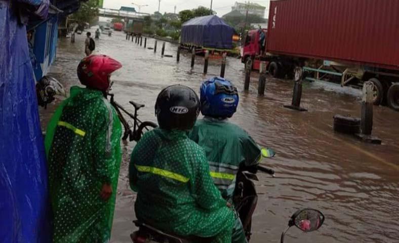 Kamis Sore, Ketinggian Banjir di Genuk Semarang Bertambah 10 Sentimeter