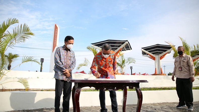 Gubernur Nurdin Abdullah Resmikan Amphi Theater Jalan Tanjung Bunga Makassar