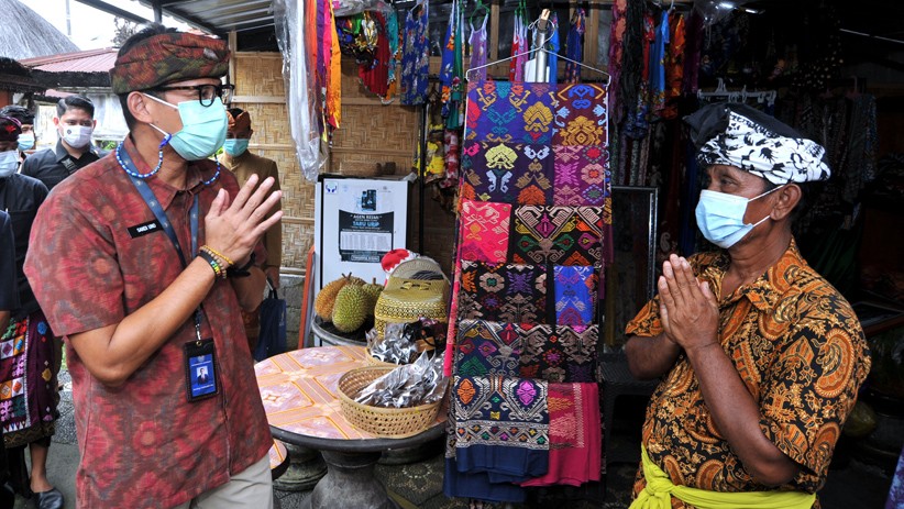 Menparekraf Sandiaga Uno Kunjungi Desa Wisata Penglipuran Bali - Bagian 2