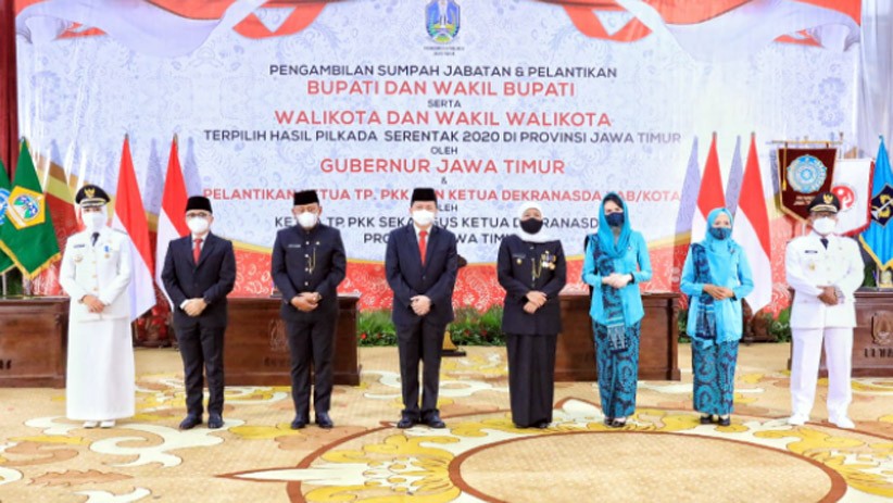 Gubernur Jatim Khofifah Indar Parawansa Lantik 17 Kepala Daerah Hasil Pilkada - Bagian 4