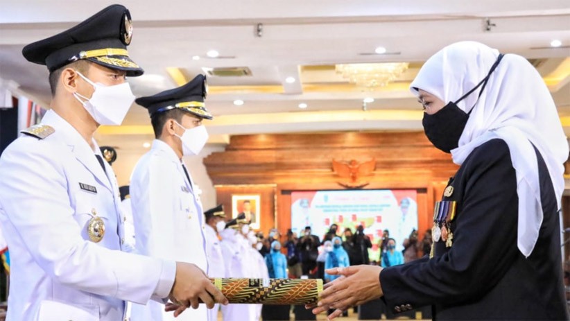 Gubernur Jatim Khofifah Indar Parawansa Lantik 17 Kepala Daerah Hasil Pilkada - Bagian 3