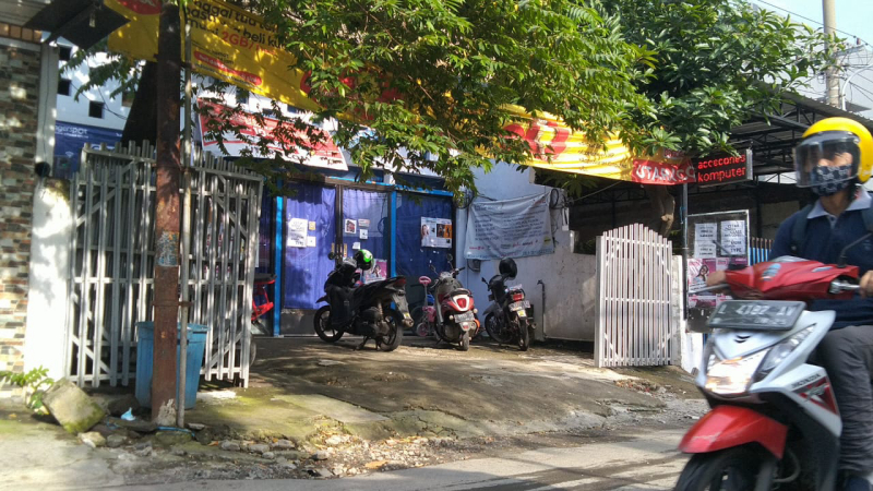 title Tangkap Pemilik Toko HP di Surabaya, Densus 88 Temukan Panah dan Samurai Tangkap Pemilik Toko HP di Surabaya, Densus 88 Temukan Panah dan Samurai