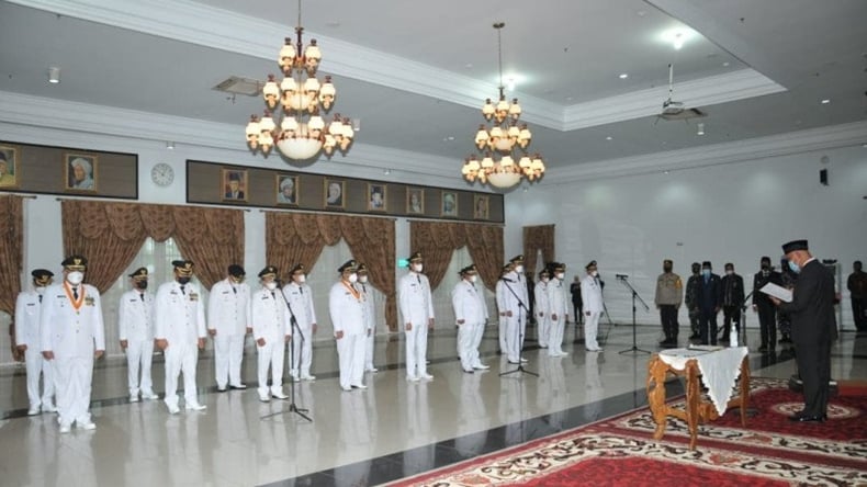 Ini Pesan Gubernur Mahyeldi ke 11 Kepala Daerah Sumbar yang Baru