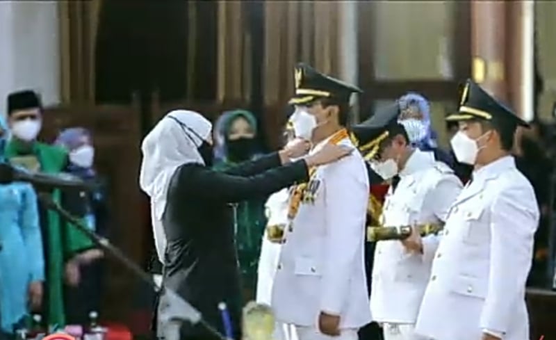 Guyoni Gus Ipul saat Pelantikan, Khofifah: Beliau Ini Top Mentor Pengalamannya Banyak