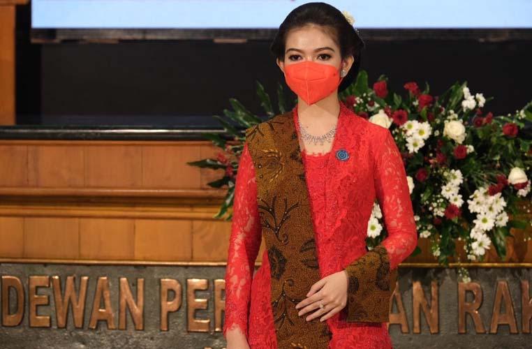 Cantiknya Selvi Ananda Dampingi Gibran saat Dilantik Jadi Wali Kota Solo