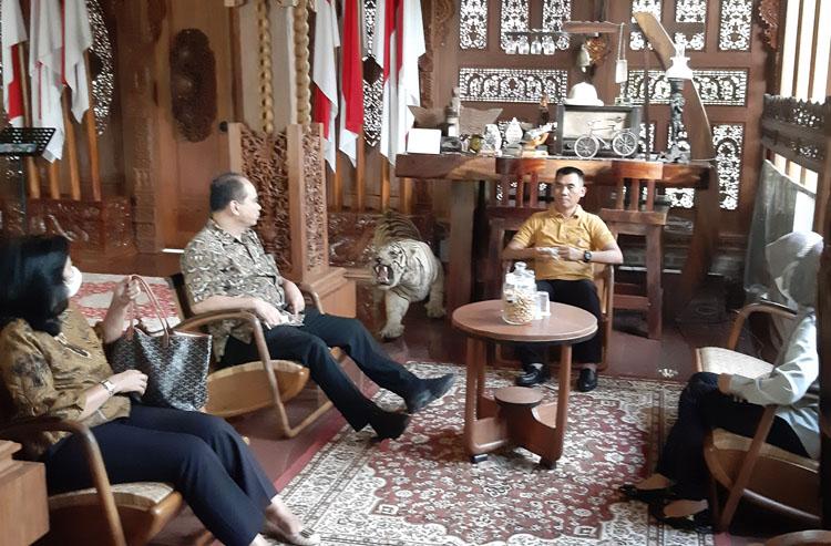 Usai Dilantik Jadi Bupati Gunungkidul, Sunaryanta Dikunjungi Wamen Kemendes 