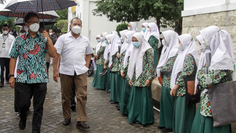 Menkes Cek Penerapan Protokol Kesehatan Pesantren Bumi Shalawat Sidoarjo - Bagian 1
