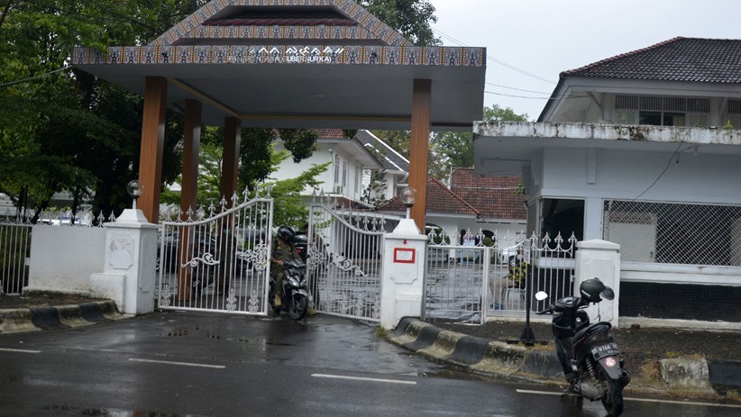 Begini Suasana Rumah Gubernur Sulsel Nurdin Abdullah Pasca OTT KPK - Bagian 3