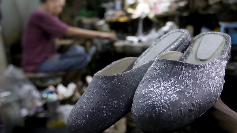 Omzet Berkurang, Industri Sepatu Rumahan Bertahan di Tengah Pandemi - Bagian 2