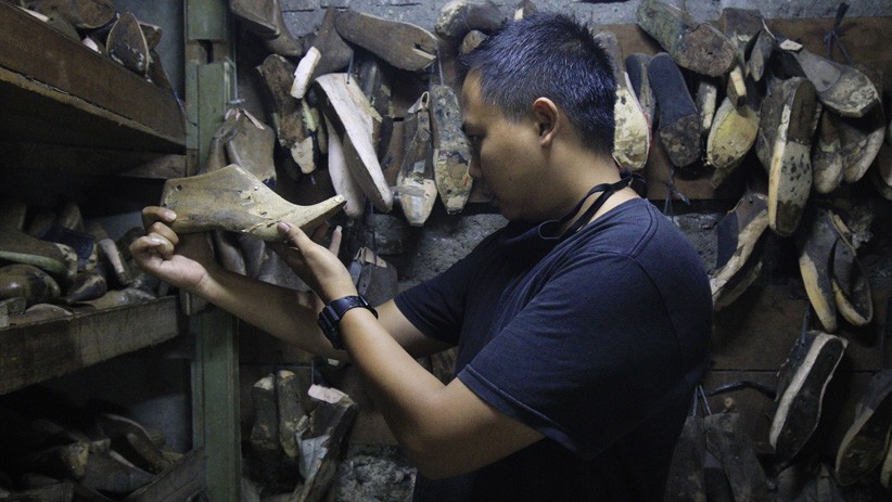 Omzet Berkurang, Industri Sepatu Rumahan Bertahan di Tengah Pandemi - Bagian 5