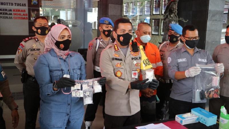 title Polresta Malang Tangkap Pengedar Narkoba Antarkota di Jatim  Polresta Malang Tangkap Pengedar Narkoba Antarkota di Jatim