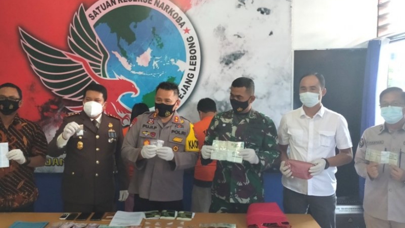 Kompak Jadi Bandar Sabu, Pasutri di Rejang Lebong Ditangkap Polisi 