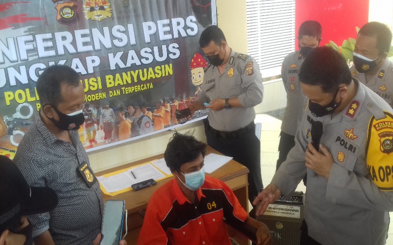 Polisi Tangkap Rampok yang Biasa Dobrak Pintu dan Tembak Korban