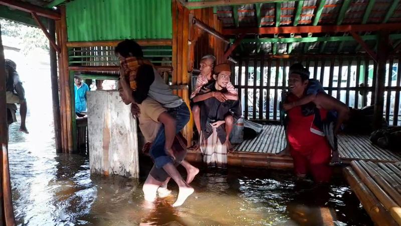 Banjir Kembali Rendam Panti Rehab di Demak, Pengurus Berjibaku Evakuasi Pasien