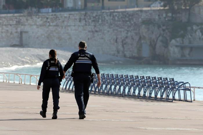 Lockdown Akhir Pekan, Kota Nice Prancis Lengang - Bagian 5