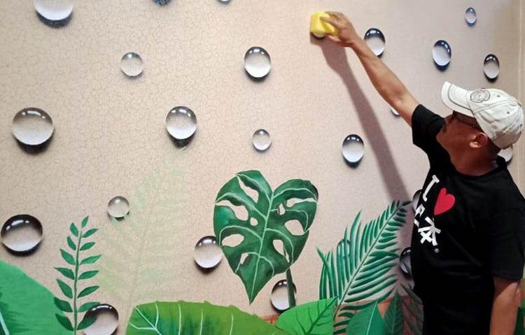 title Usaha Advertising Berantakan karena Covid-19, Solikhun Sukses Jadi Pelukis Mural Usaha Advertising Berantakan karena Covid-19, Solikhun Sukses Jadi Pelukis Mural