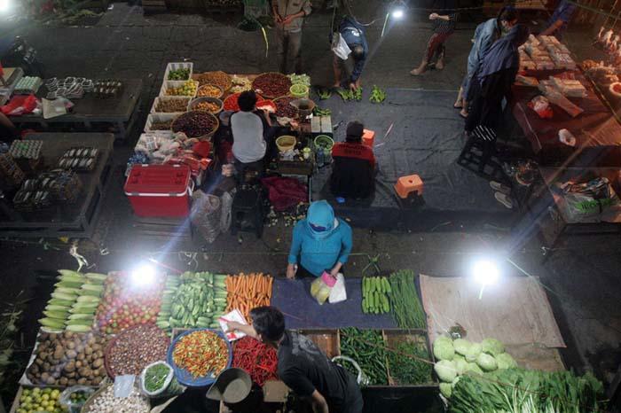 Dukung Pertumbuhan Ekonomi, PLN Jaga Pasokan Listrik ke Pasar Tradisional   - Bagian 2