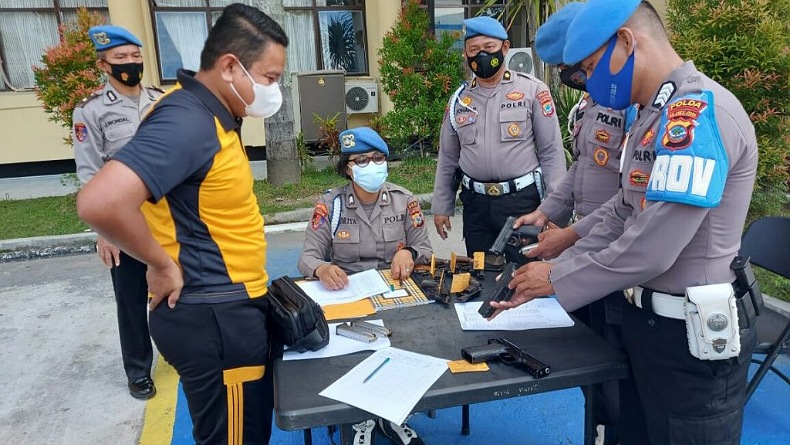 title Propam Polda Sulut Periksa Puluhan Senjata Api Propam Polda Sulut Periksa Puluhan Senjata Api