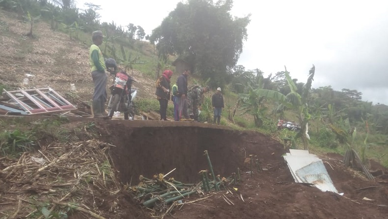 Pergerakan Tanah Ancam Sejumlah Rumah di KBB, BPBD Minta Tim Geologi Turun Tangan