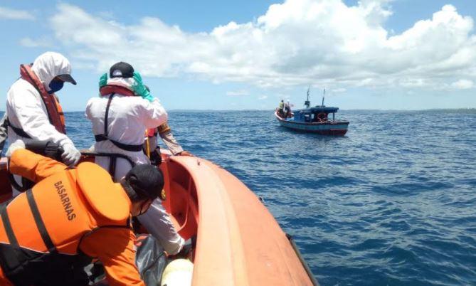SAR Evakuasi 4 Awak Kapal Nikmat Pemberian Tuhan yang Mati Mesin di Mentawai