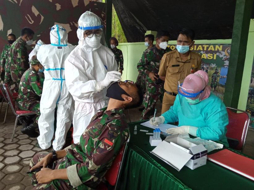 Anggota Satgas TMMD Ke 110 Kodim Jembrana Jalani Rapid Tes Antigen