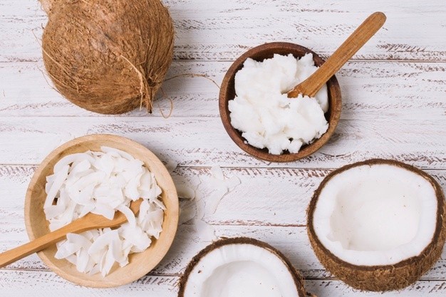 8 Cara Mengaplikasikan Minyak Kelapa dalam Merawat Kecantikan 