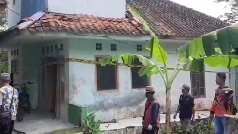 Ratusan Rumah Warga Cibalong Tasikmalaya Rusak Akibat Pergerakan Tanah