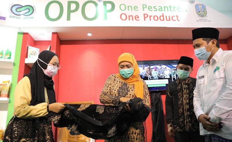 title Gubernur Khofifah : Produk Halal Jadi Tren Dunia, Peluang Besar bagi OPOP Jatim Gubernur Khofifah : Produk Halal Jadi Tren Dunia, Peluang Besar bagi OPOP Jatim