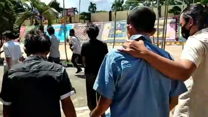 Karaoke sambil Pesta Sabu, Sekeluarga di Tanggamus Ditangkap Polisi