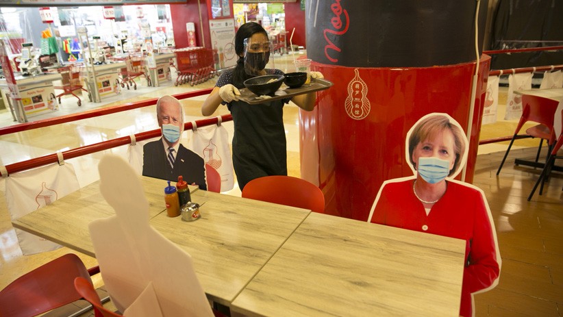 Jokowi hingga Joe Biden Temani Pengunjung Makan Siang di Restoran Ini - Bagian 7