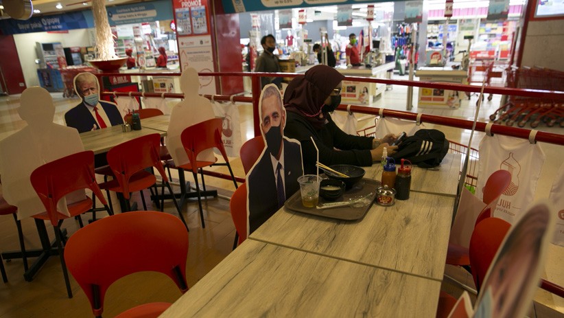 Jokowi hingga Joe Biden Temani Pengunjung Makan Siang di Restoran Ini - Bagian 5