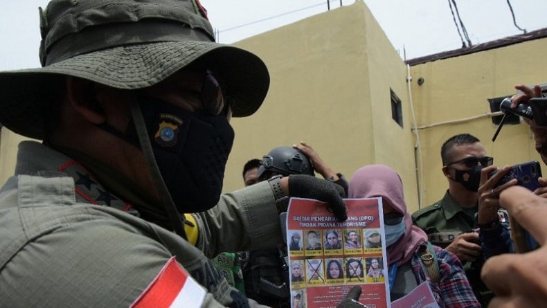 title Prajurit TNI Gugur dalam Kontak Tembak dengan 4 DPO Terduga Teroris MIT di Poso Prajurit TNI Gugur dalam Kontak Tembak dengan 4 DPO Terduga Teroris MIT di Poso