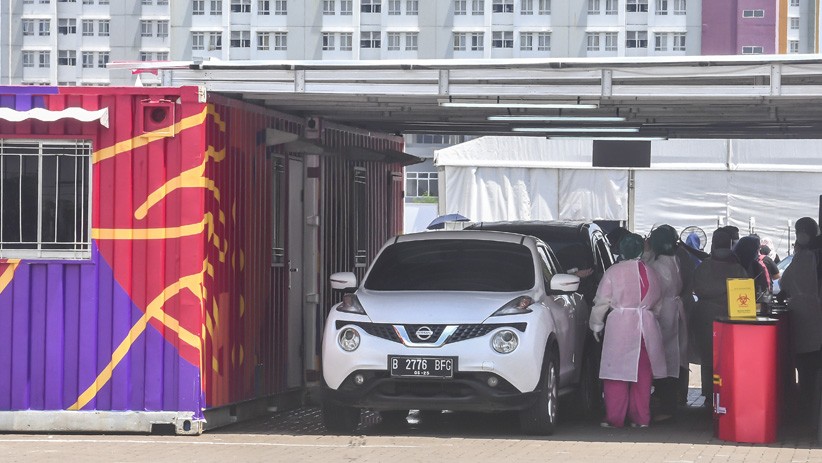 Kemenkes Sediakan Layanan Vaksinasi secara Drive Thru bagi Lansia - Bagian 2