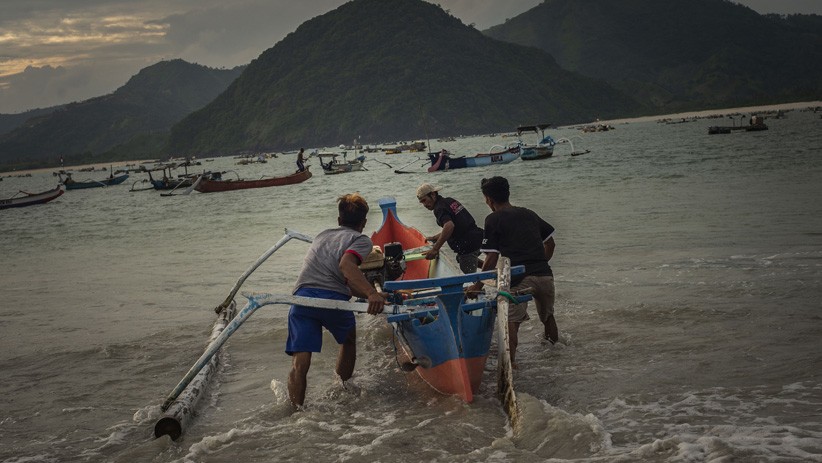 Potensi Wisata Bahari Pantai Selong Belanak Lombok Tengah - Bagian 4