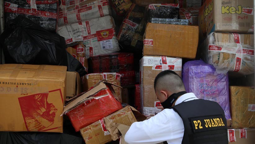 1,2 Juta Rokok Ilegal dan Puluhan Barang Pornografi Dimusnahkan Bea Cukai - Bagian 3