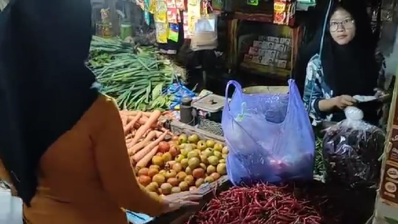 Akibat Cuaca Buruk, Harga Cabai di Cirebon Naik, Tembus Rp55.000 Per Kg
