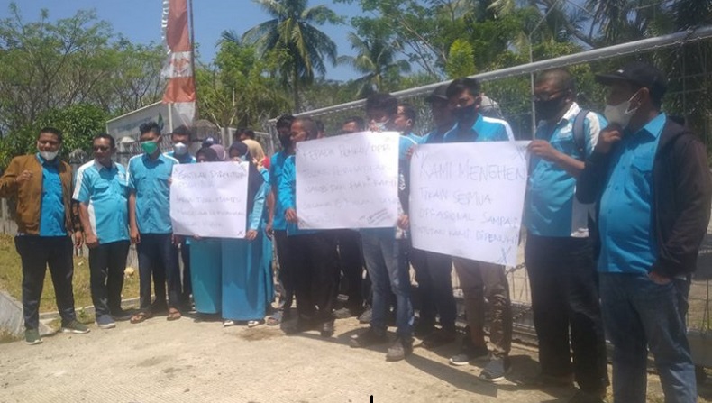 title Tak Digaji 14 Bulan, Karyawan PDAM Ie Beusaree Rata Lhokseumawe Mogok Kerja Tak Digaji 14 Bulan, Karyawan PDAM Ie Beusaree Rata Lhokseumawe Mogok Kerja