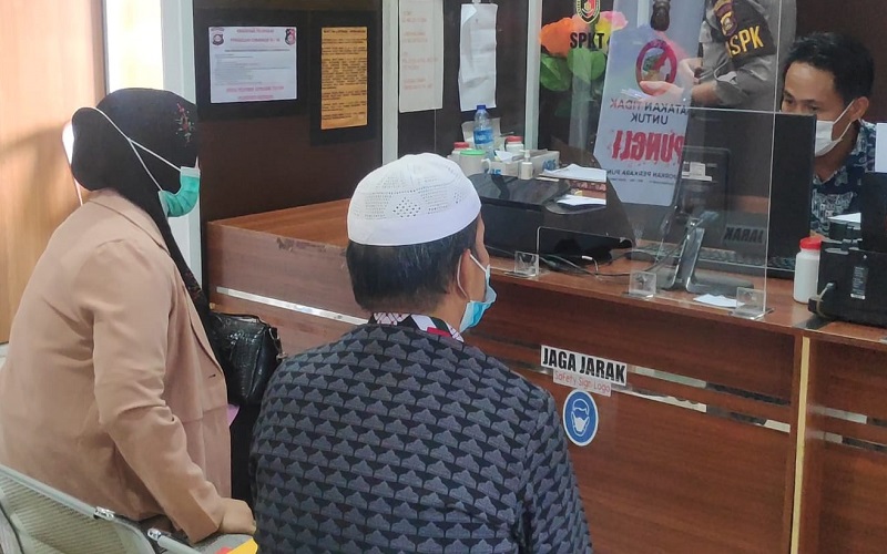 Jatuh dari Mobil, Perempuan Ini Laporkan Suami ke Polisi