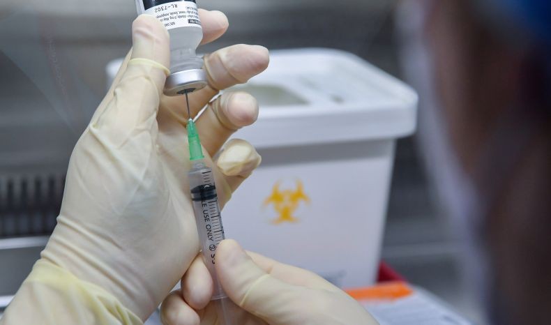 Distribusi 3,8 Juta Vaksin AstraZeneca, Bio Farma Tunggu Arahan Menkes