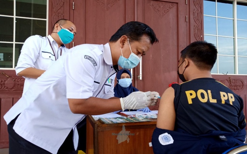 title Sudah Divaksin, 10 Petugas Satpol PP Tulungagung Positif Terpapar Covid-19 Sudah Divaksin, 10 Petugas Satpol PP Tulungagung Positif Terpapar Covid-19