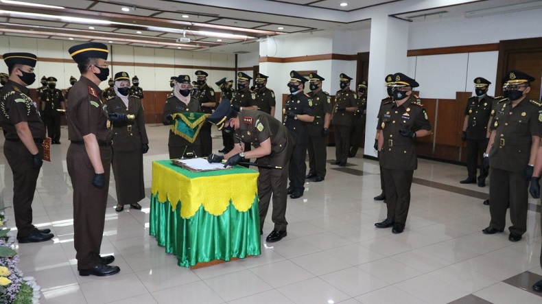 Mutasi di Kejati Jatim, 15 Kepala Kejari Baru Resmi Dilantik