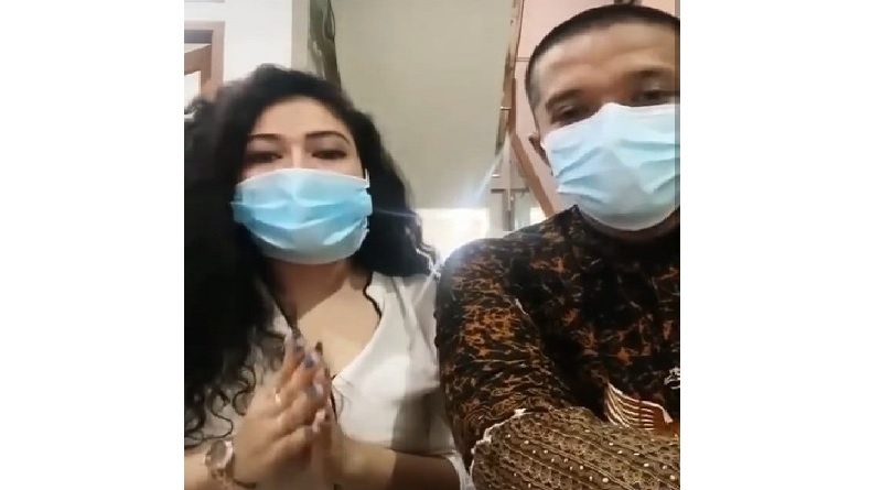 title Wanita Pamer Mobil Dinas TNI Ngaku Pelat Nomor Bodong Dibuat di Bandung Wanita Pamer Mobil Dinas TNI Ngaku Pelat Nomor Bodong Dibuat di Bandung