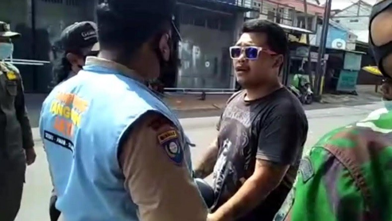 Pria Melawan Petugas saat Razia Masker di Ciracas Dilaporkan ke Polisi