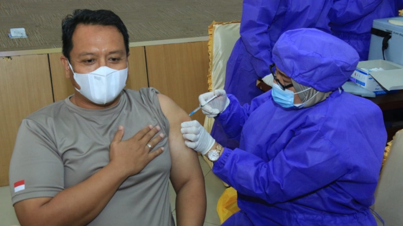 225 Personel Lampung Tengah Disuntik Vaksin Covid-19