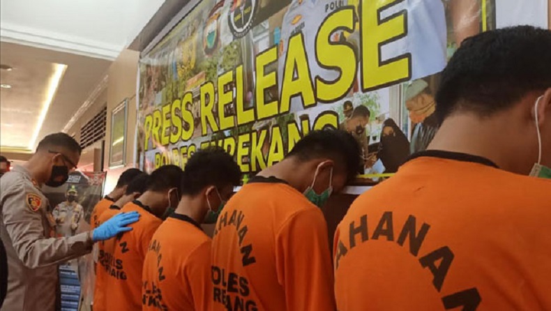 Polisi Tangkap 7 Pencuri Sarang Burung Walet di Enrekang